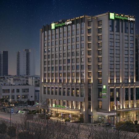 Holiday Inn Express Chengdu Huanhuaxi By Ihg-Near Jinsha Site Musem,Near Wuhou Temple Museum,Welcome Drinks,Free Gym,Free Self-Service Laundry Чэнду Экстерьер фото