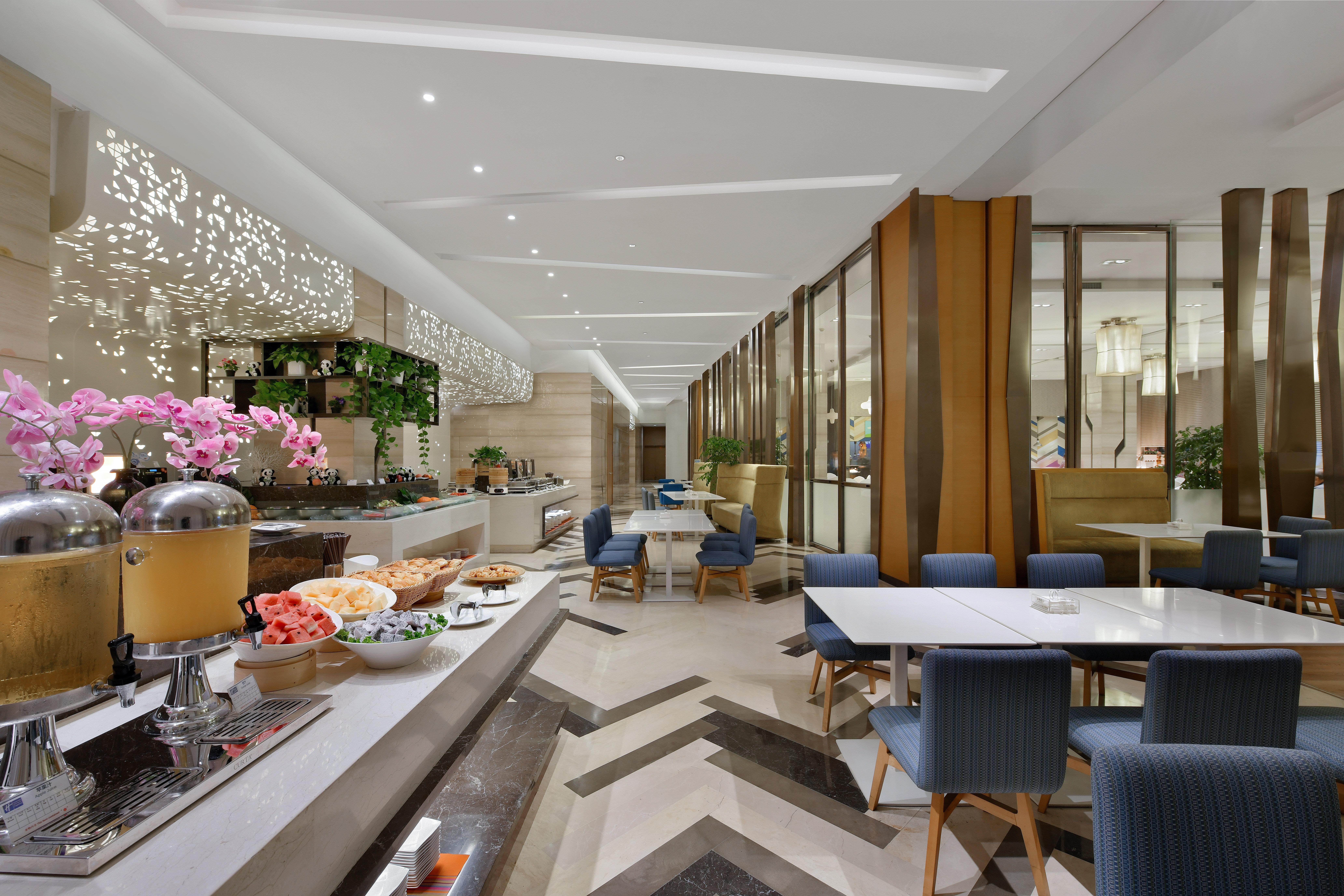 Holiday Inn Express Chengdu Huanhuaxi By Ihg-Near Jinsha Site Musem,Near Wuhou Temple Museum,Welcome Drinks,Free Gym,Free Self-Service Laundry Чэнду Экстерьер фото