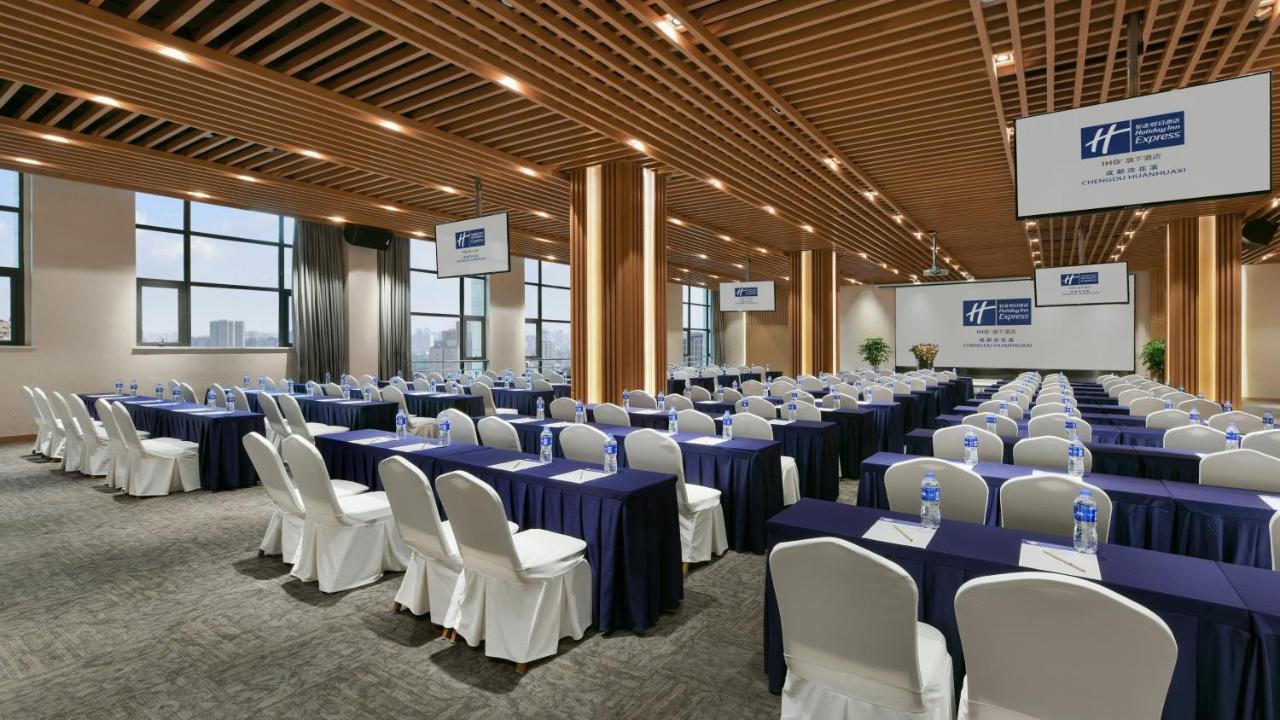 Holiday Inn Express Chengdu Huanhuaxi By Ihg-Near Jinsha Site Musem,Near Wuhou Temple Museum,Welcome Drinks,Free Gym,Free Self-Service Laundry Чэнду Экстерьер фото