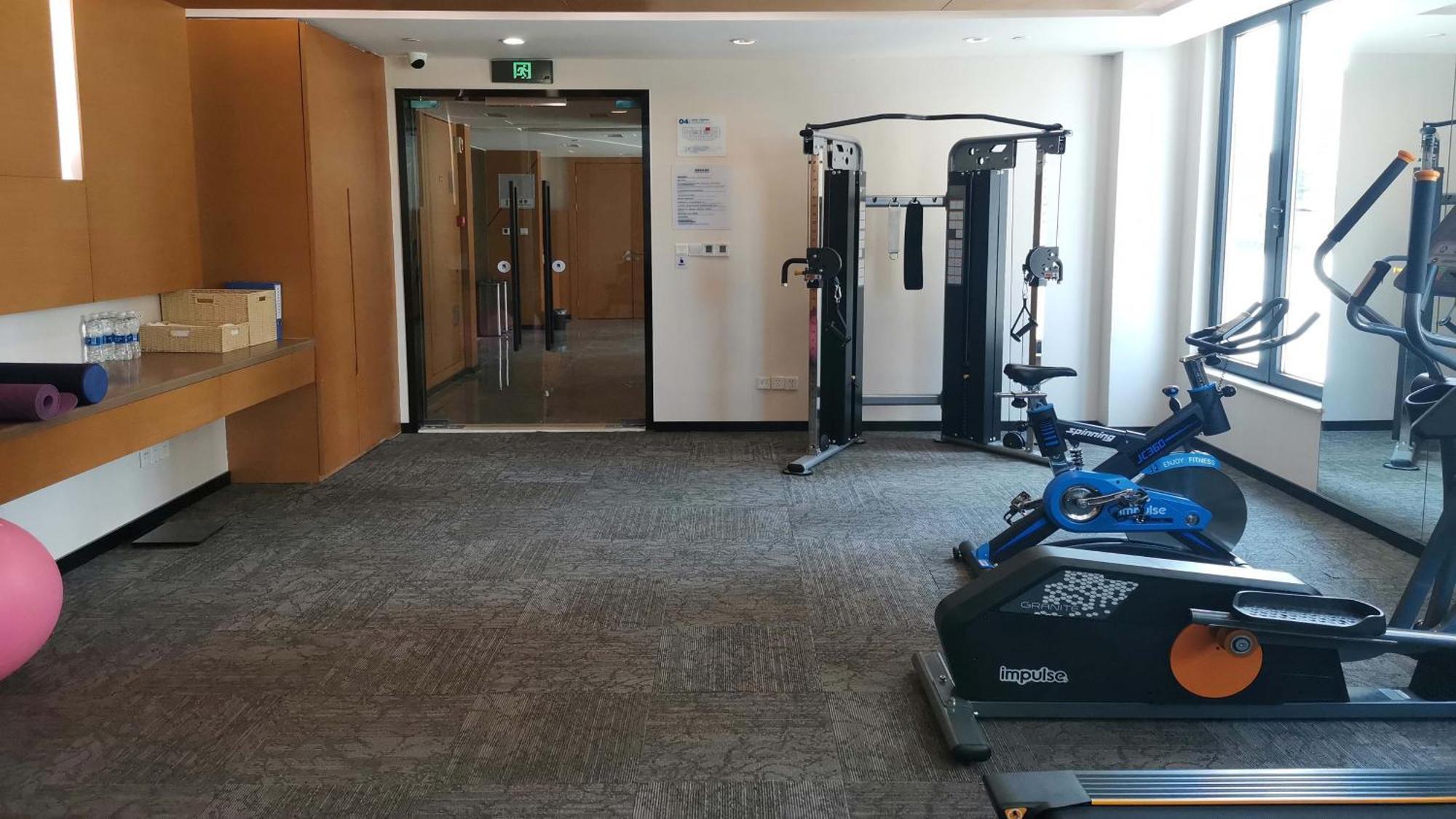 Holiday Inn Express Chengdu Huanhuaxi By Ihg-Near Jinsha Site Musem,Near Wuhou Temple Museum,Welcome Drinks,Free Gym,Free Self-Service Laundry Чэнду Экстерьер фото