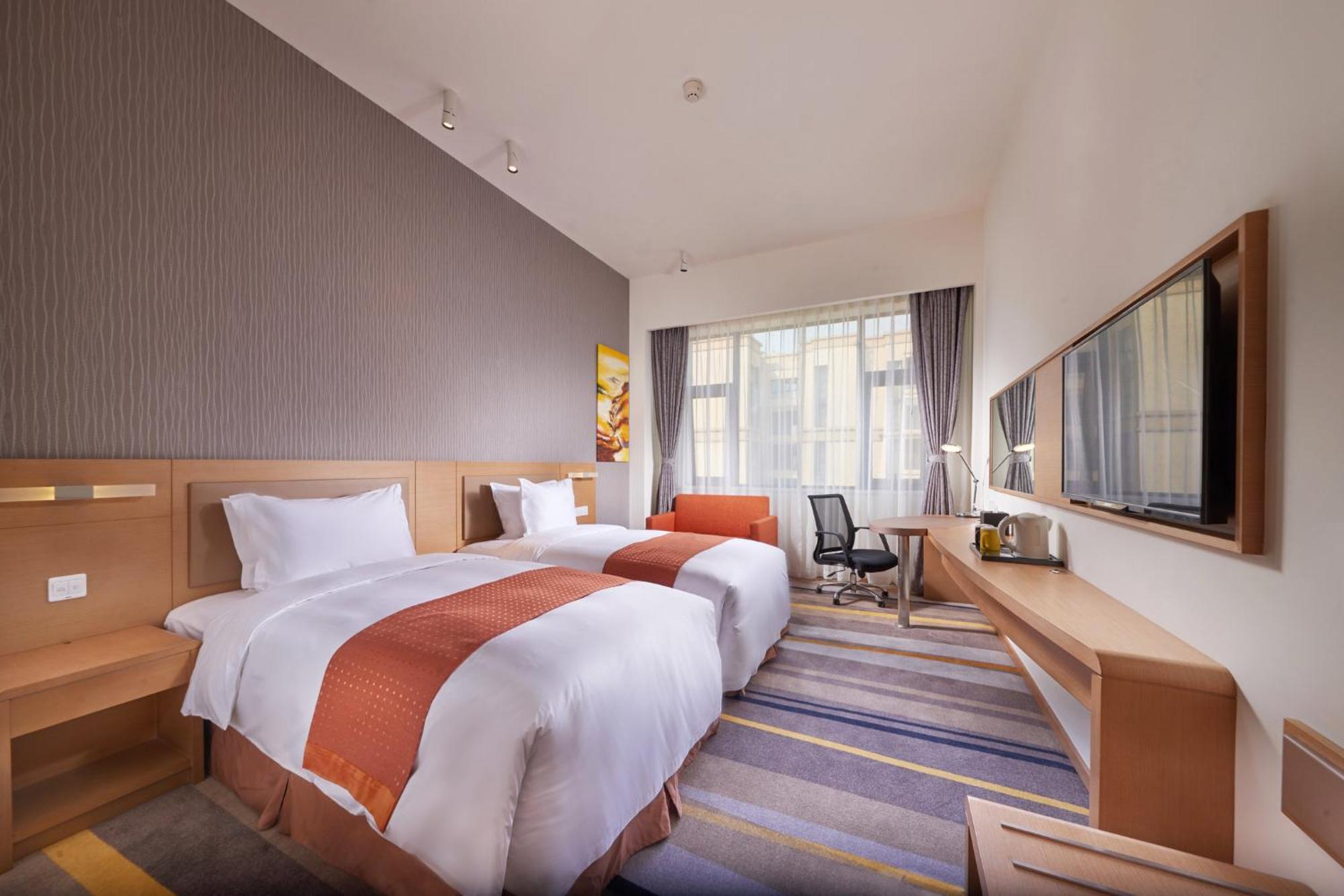 Holiday Inn Express Chengdu Huanhuaxi By Ihg-Near Jinsha Site Musem,Near Wuhou Temple Museum,Welcome Drinks,Free Gym,Free Self-Service Laundry Чэнду Экстерьер фото