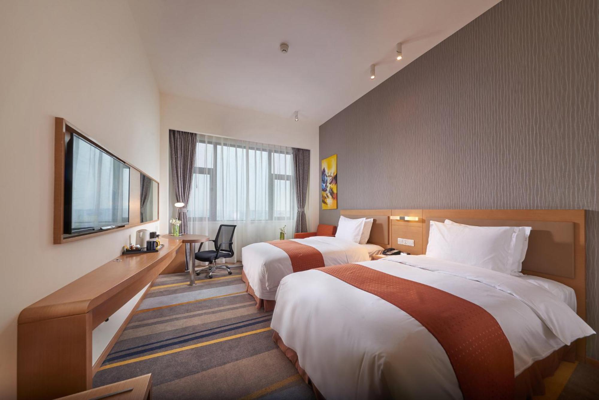 Holiday Inn Express Chengdu Huanhuaxi By Ihg-Near Jinsha Site Musem,Near Wuhou Temple Museum,Welcome Drinks,Free Gym,Free Self-Service Laundry Чэнду Экстерьер фото